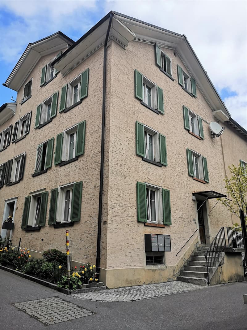 Delizioso appartamento mansardato di 3,5 locali a Glarus Süd (1)