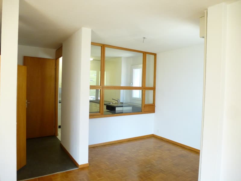 Appartement lumineux 2.5 pièces avec balcon à Glarus (2)
