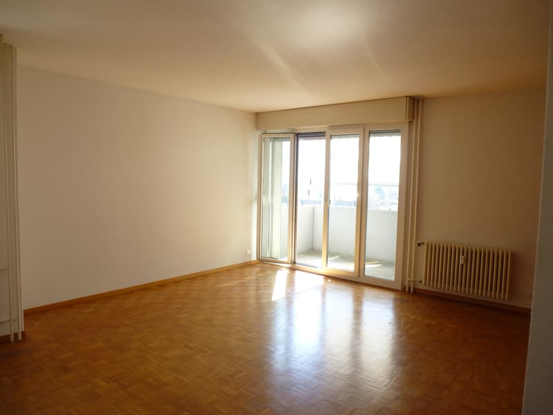 Appartement lumineux 2.5 pièces avec balcon à Glarus (6)