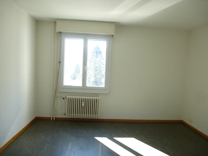 Appartement lumineux 2.5 pièces avec balcon à Glarus (7)