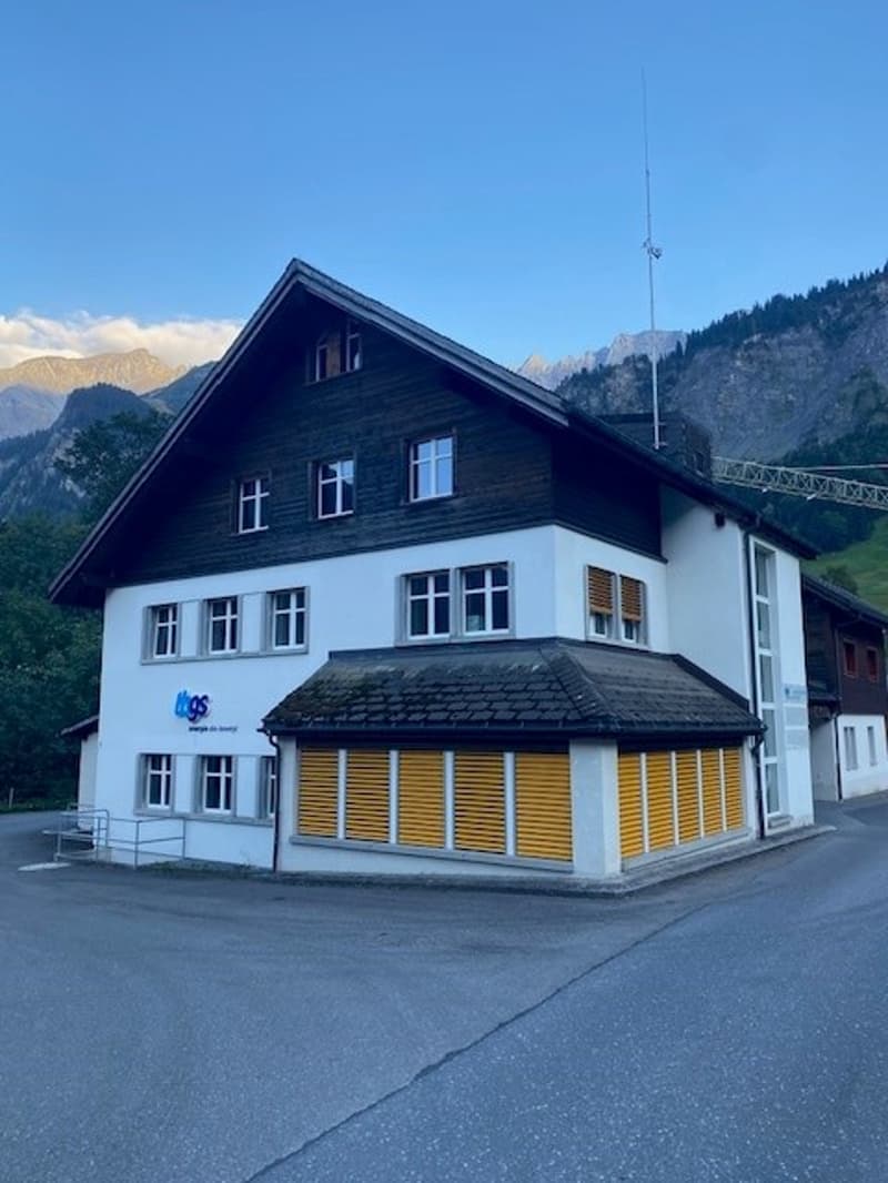 4 Helle Büros mit Charme in Elm – ruhige Lage mit Aufzug (1)