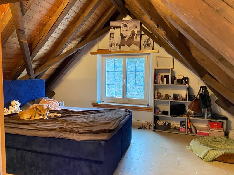 Charmante 3.5-Zimmer-Wohnung mit Balkon und Bergblick in Ennenda (7)