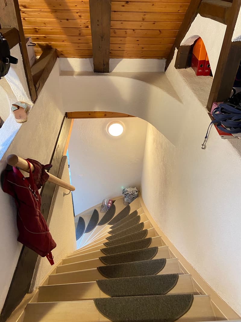 Charmante 3.5-Zimmer-Wohnung mit Balkon und Bergblick in Ennenda (8)
