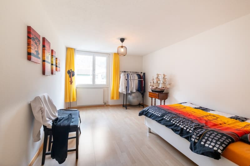 Helle 4.5-Zimmer-Wohnung im 3. OG mit Bergblick in Glarus Nord (6)