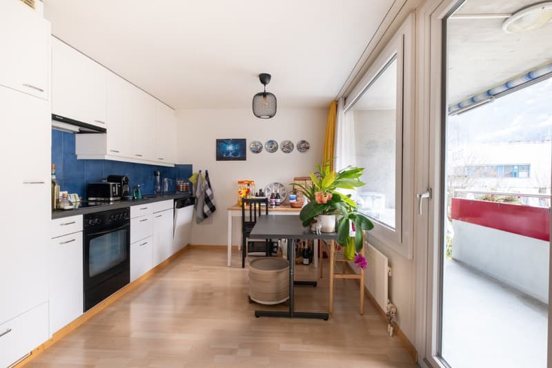 Helle 4.5-Zimmer-Wohnung im 3. OG mit Bergblick in Glarus Nord (3)