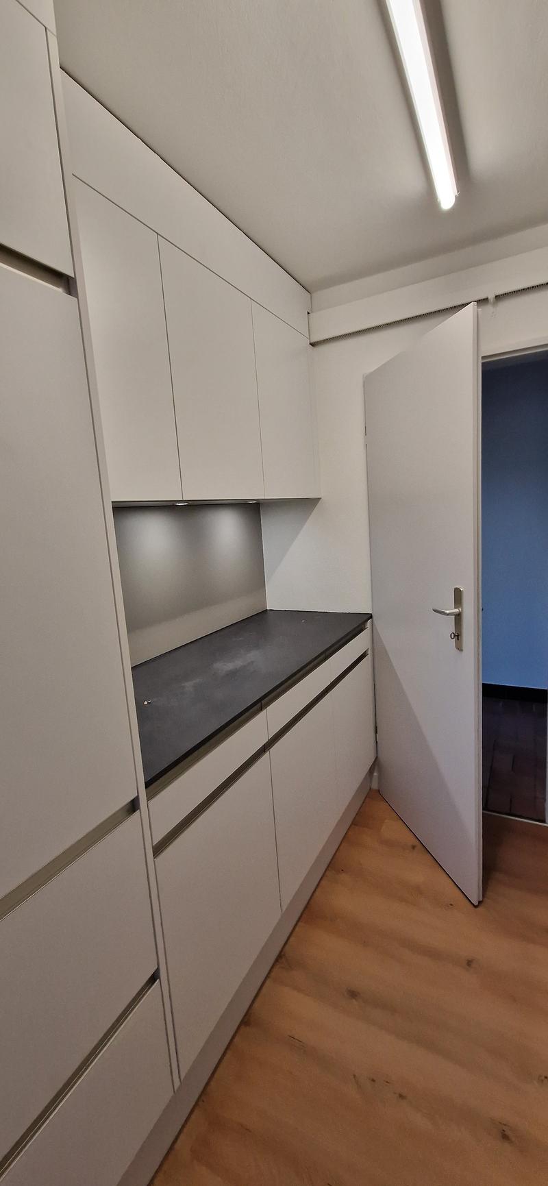 Appartement 4,5 pièces partiellement rénové près de la place du village (5)