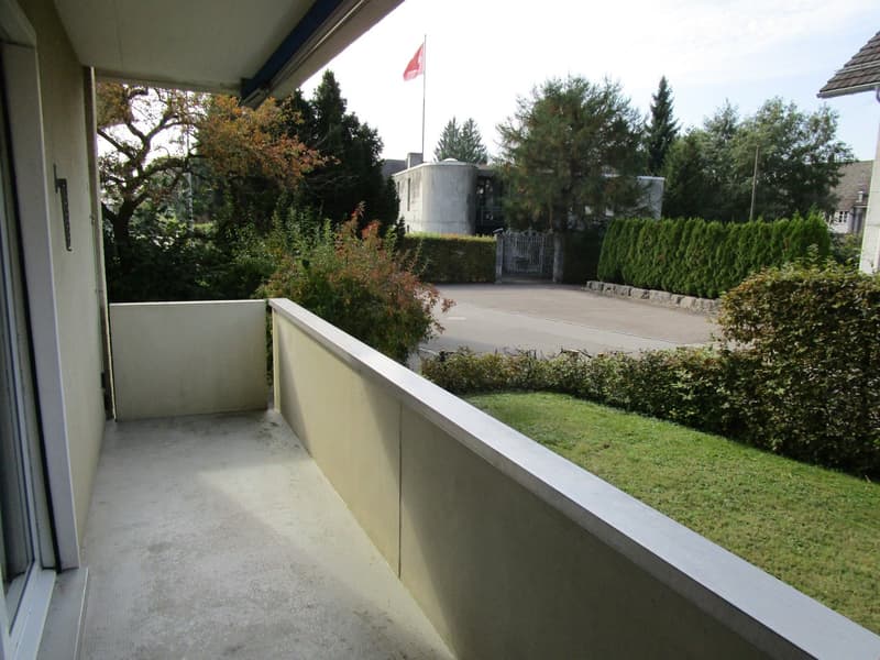 Appartement 4,5 pièces partiellement rénové près de la place du village (10)