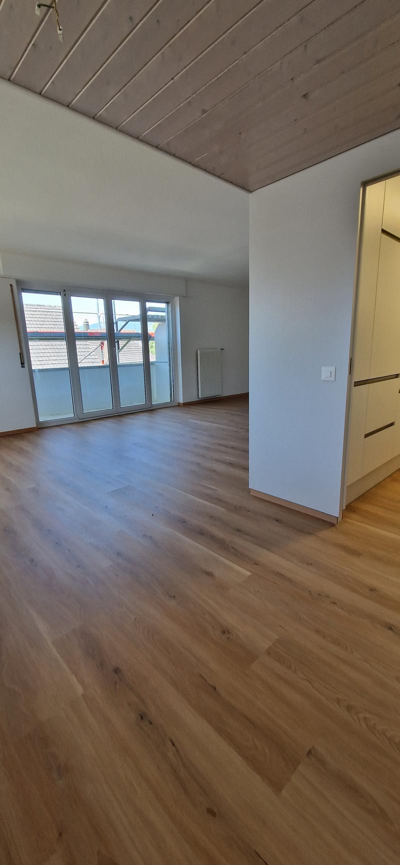 Appartement 4,5 pièces partiellement rénové près de la place du village (3)