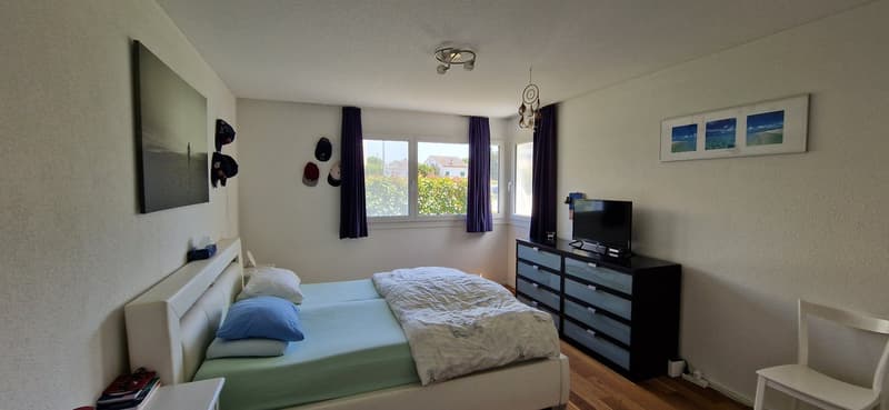 Appartement spacieux 4 1/2 pièces avec place assise dans le jardin (8)