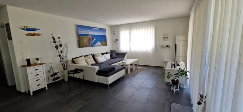Appartement spacieux 4 1/2 pièces avec place assise dans le jardin (4)