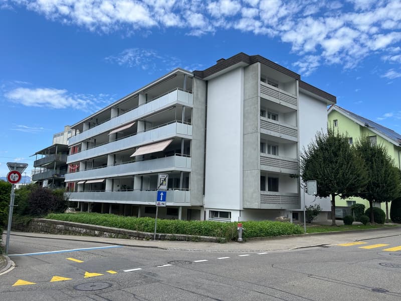 Spacious 3.5-room apartment with large balcony near the train station in Herzogenbuchsee (2)