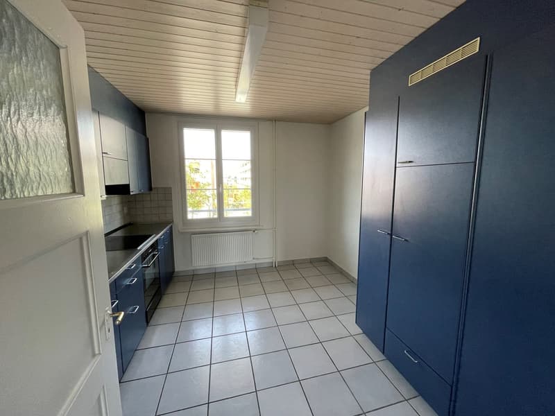 Schöne Altbauwohnung mit Charme an zentraler Lage (10)