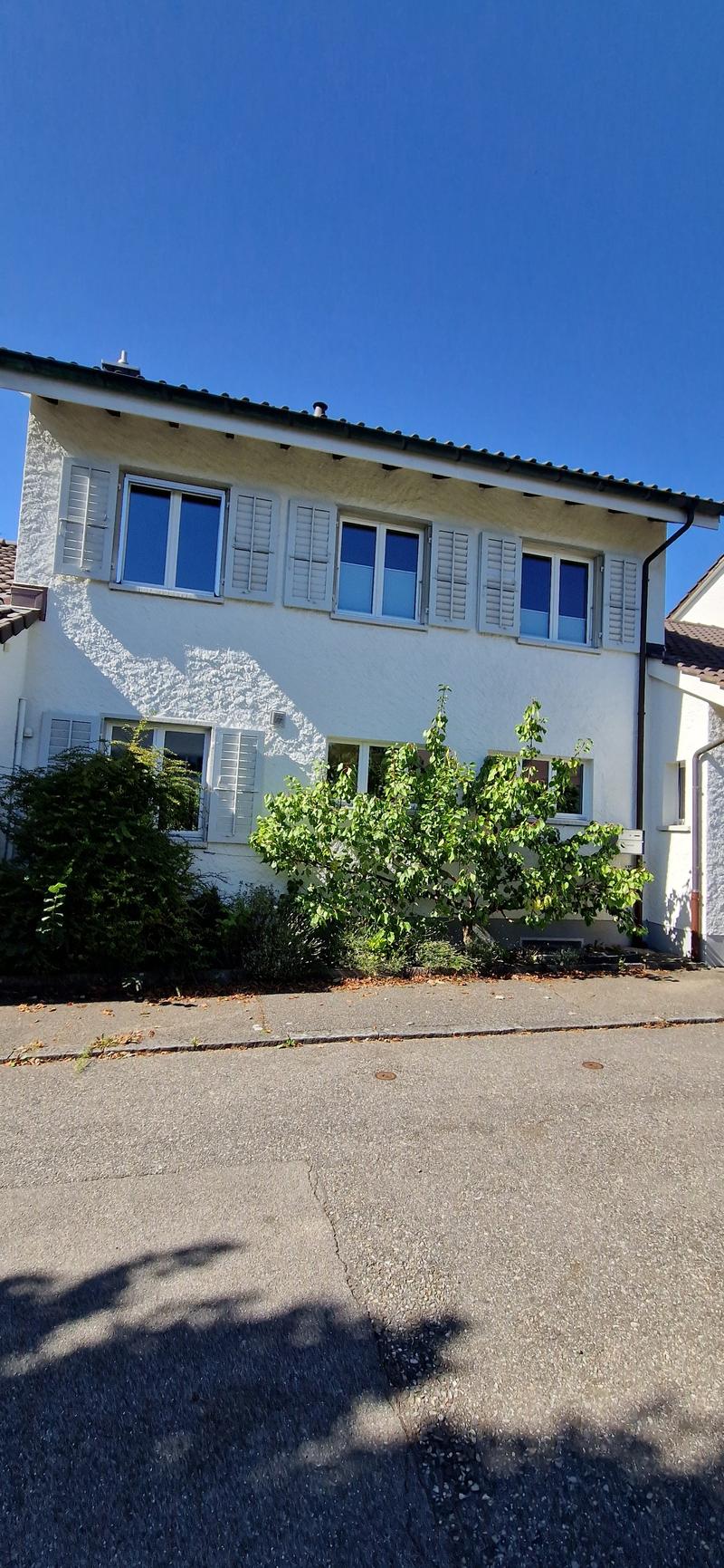 Reiheneinfamilienhaus an Toplage mit grossem Garten (1)