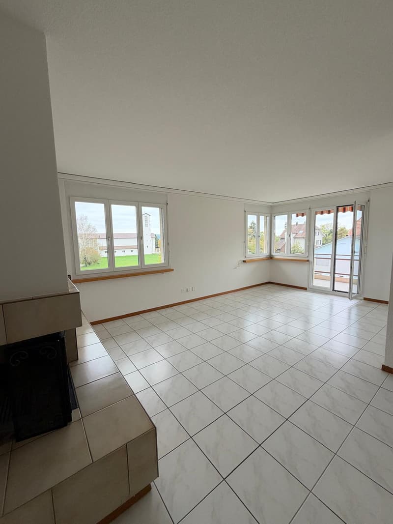 Sanierte 4.5-Zimmer-Wohnung mit Balkon in Bellach (8)