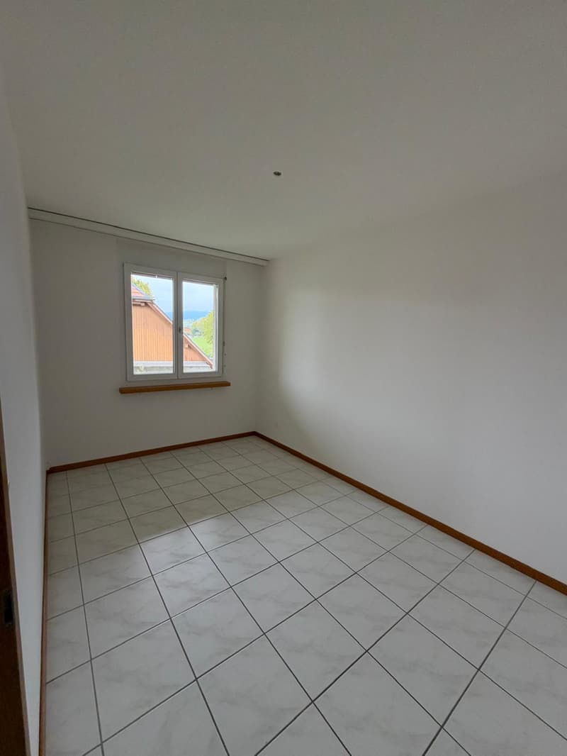 Sanierte 4.5-Zimmer-Wohnung mit Balkon in Bellach (11)