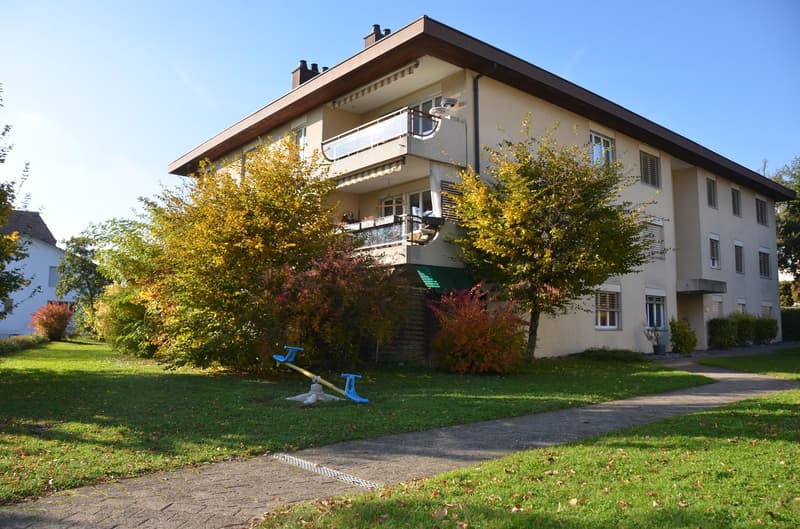 Sanierte 4.5-Zimmer-Wohnung mit Balkon in Bellach (1)