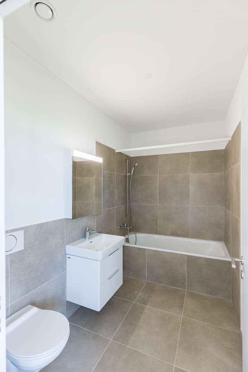 Nasszelle mit Badewanne