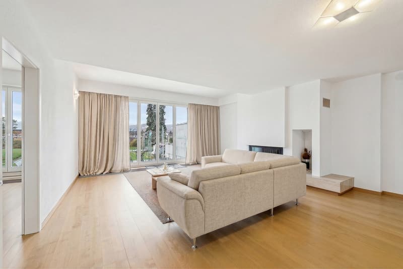 Elegant Semi-Detached House with Plenty of Space to Unfold (2)