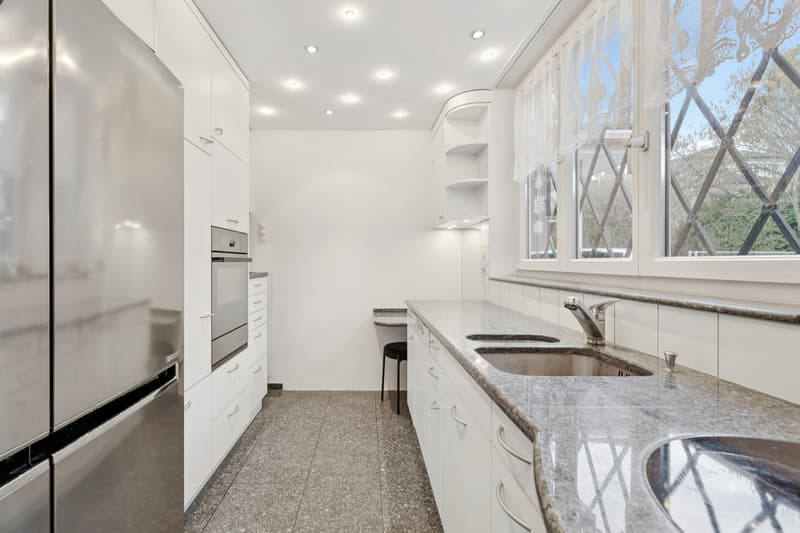 Elegant Semi-Detached House with Plenty of Space to Unfold (4)