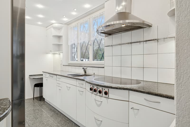 Elegant Semi-Detached House with Plenty of Space to Unfold (5)