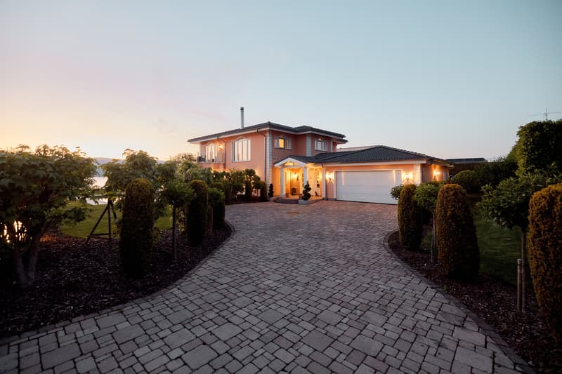SENTIMENTS DE VACANCES : VILLA AVEC VUE SUR LE LAC DE NEUCHÂTEL (9)