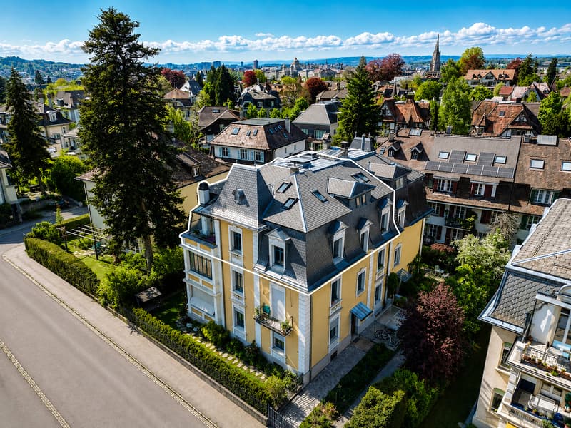 Stylish maisonette apartment with historic charm (13)
