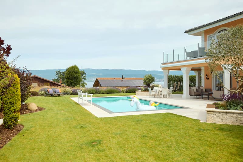 HOLIDAY FEELINGS: VILLA WITH VIEW OF LAKE NEUCHÂTEL (7)