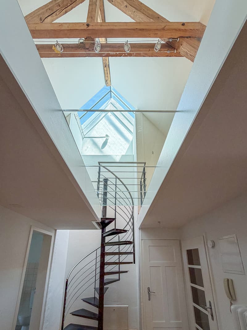 Charming 3.5-room attic apartment on two floors in the heart of Bern (4)