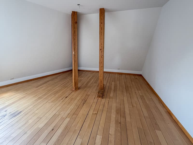 Charming 3.5-room attic apartment on two floors in the heart of Bern (7)