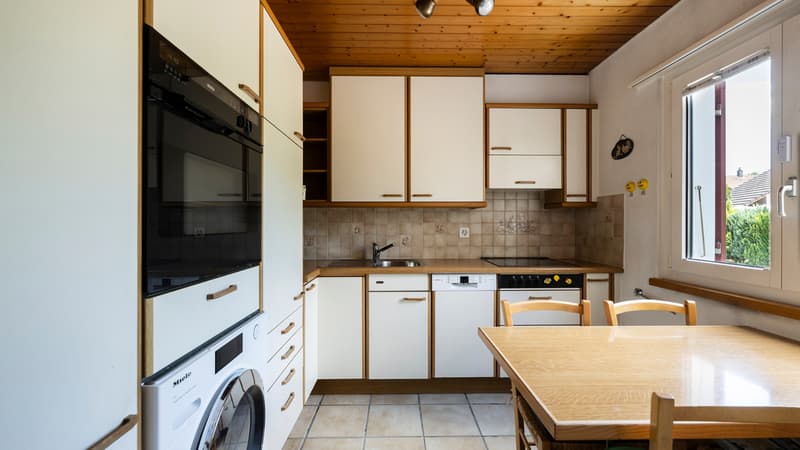 Semi-détachée charmante avec jardin ensoleillé (4)