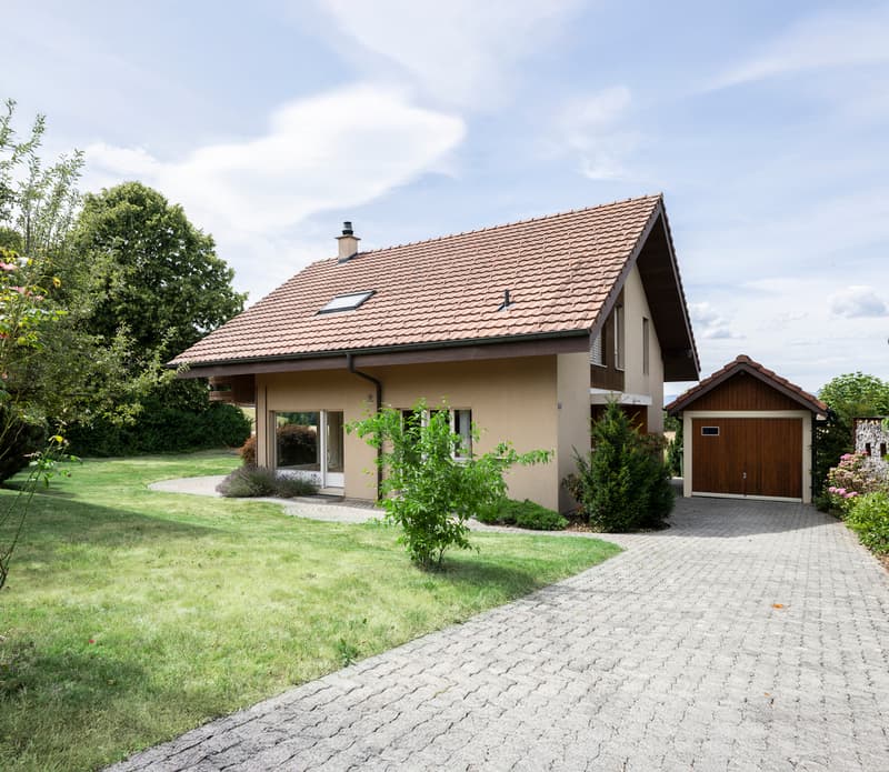 EINFAMILIENHAUS AN IDYLLISCHER LAGE (1)