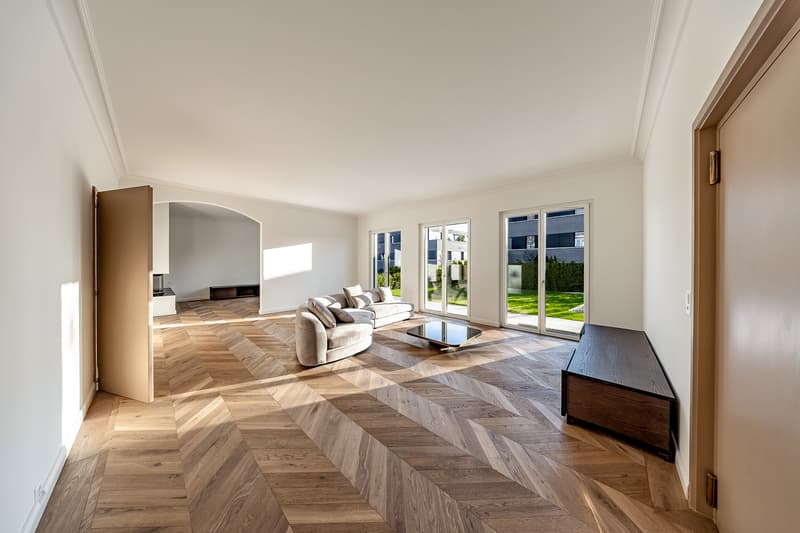 EXCLUSIVE RESIDENTIAL JEWEL WITH STYLE, ELEGANCE, AND POOL (5)