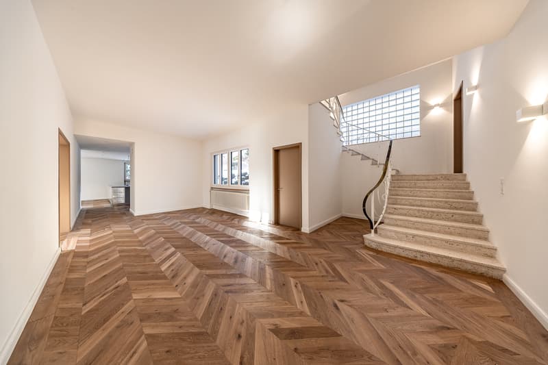 EXCLUSIVE RESIDENTIAL JEWEL WITH STYLE, ELEGANCE, AND POOL (2)