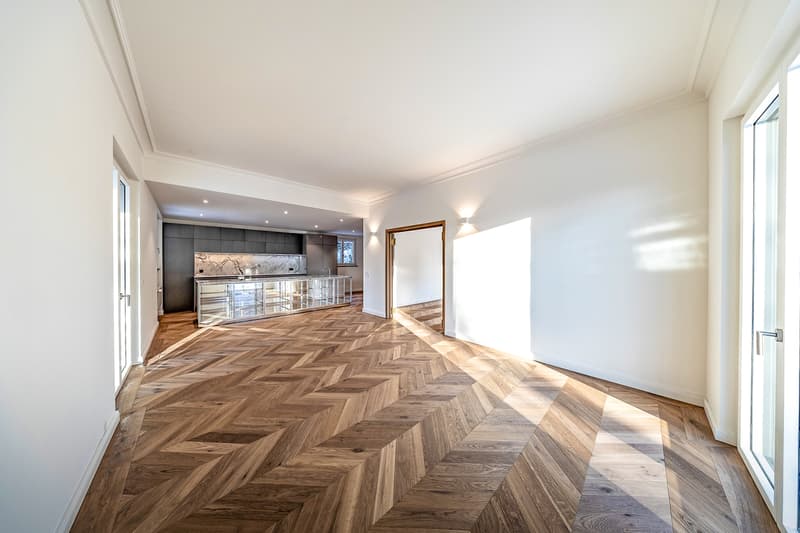 EXCLUSIVE RESIDENTIAL JEWEL WITH STYLE, ELEGANCE, AND POOL (4)