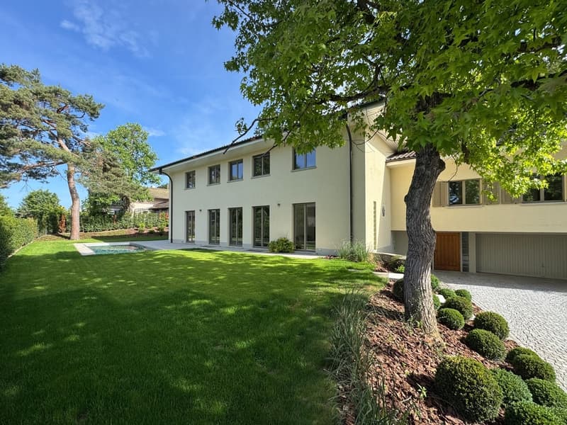 EXCLUSIVE RESIDENTIAL JEWEL WITH STYLE, ELEGANCE, AND POOL (1)