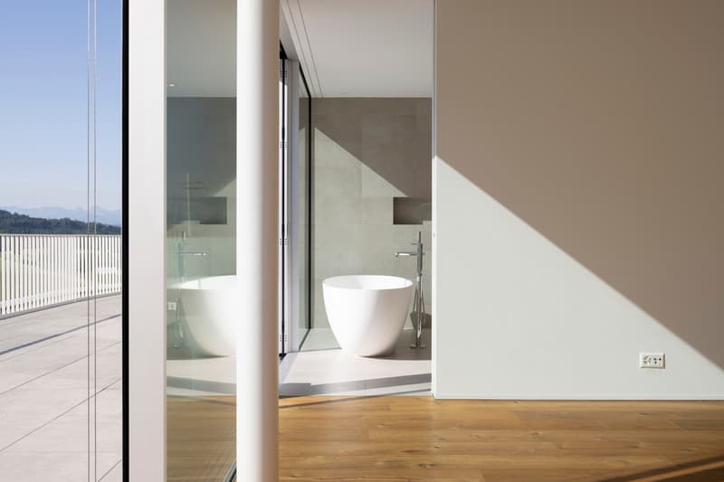 EDLE ATTIKA MIT EINMALIGER AUSSICHT UND DESIGN (13)