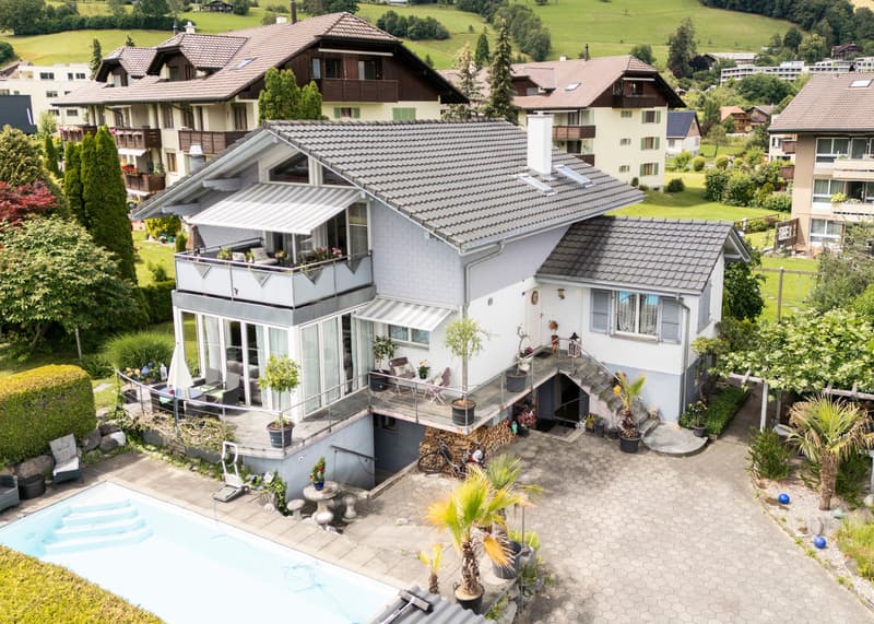 CHARMANTES EINFAMILIENHAUS MIT EINLIEGERWOHNUNG (1)