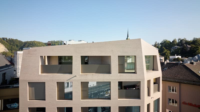 EXKLUSIVE LUXUS-ATTIKAWOHNUNG IM HERZEN VON BURGDORF (1)
