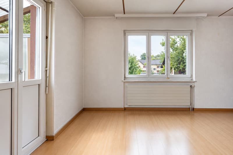 FREISTEHENDES HAUS MIT ZWEI WOHNUNGEN UND POTENZIAL (3)