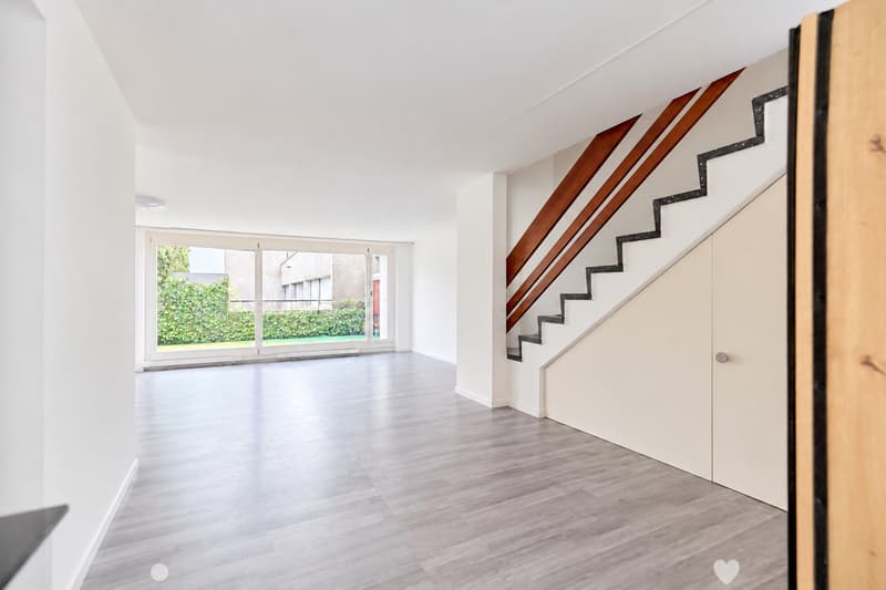 MAISONETTE-WOHNUNG IN BIEL MIT GROSSZÜGIGEM WOHNGEFÜHL (3)