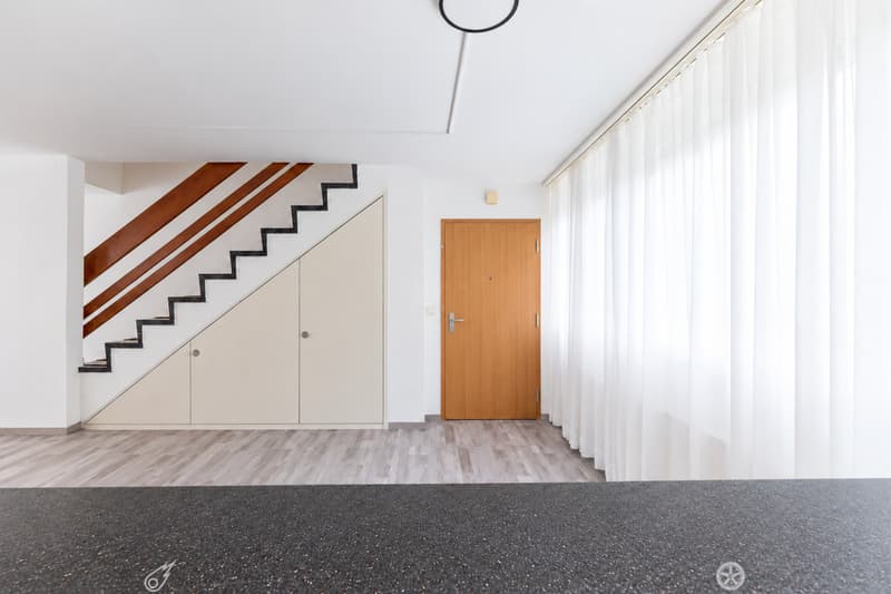 MAISONETTE-WOHNUNG IN BIEL MIT GROSSZÜGIGEM WOHNGEFÜHL (4)