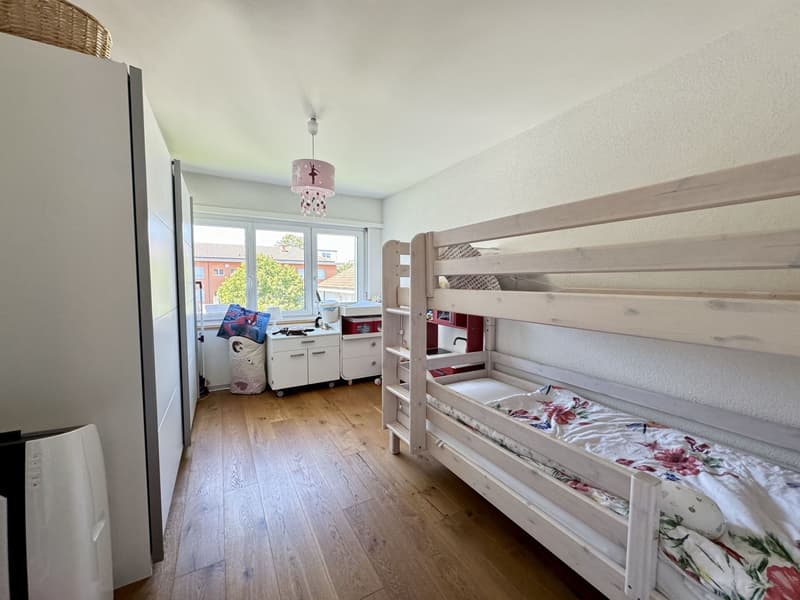 Appartamento di 4,5 locali con balcone e serra (9)