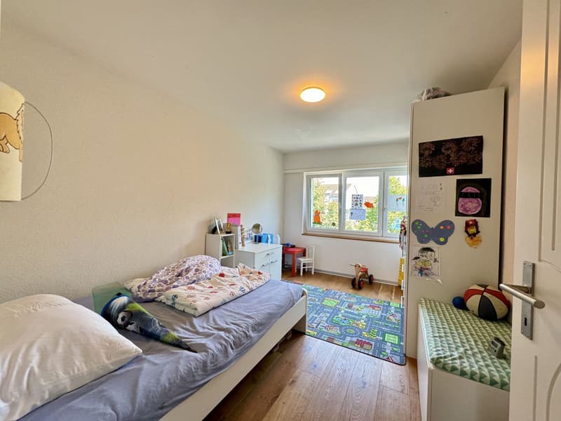 Appartamento di 4,5 locali con balcone e serra (8)