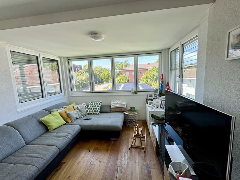Appartamento di 4,5 locali con balcone e serra (7)