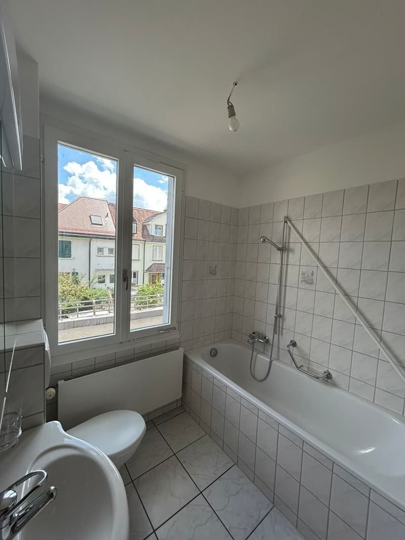 Badezimmer (1OG)