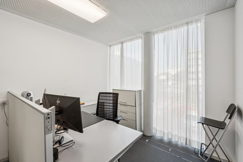 Bureaux rénovés de haute qualité dans un emplacement central (8)