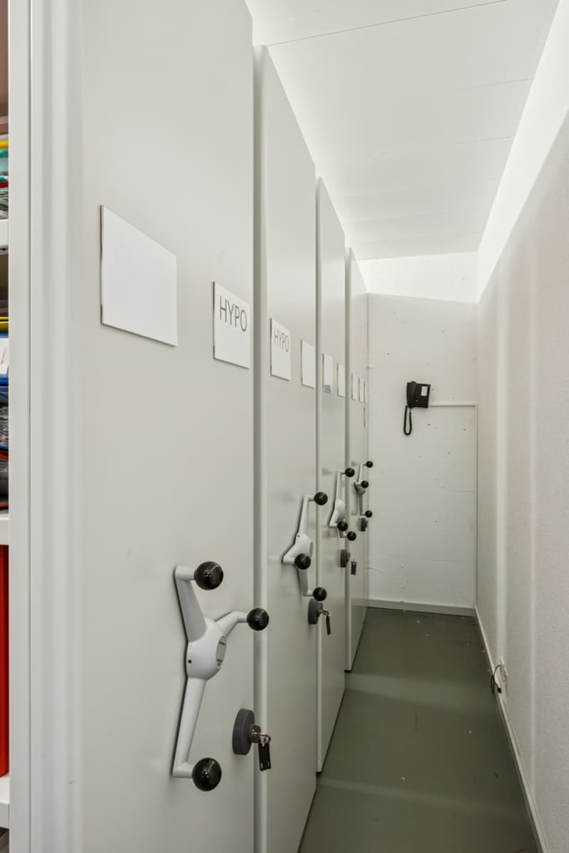 Bureaux rénovés de haute qualité dans un emplacement central (11)