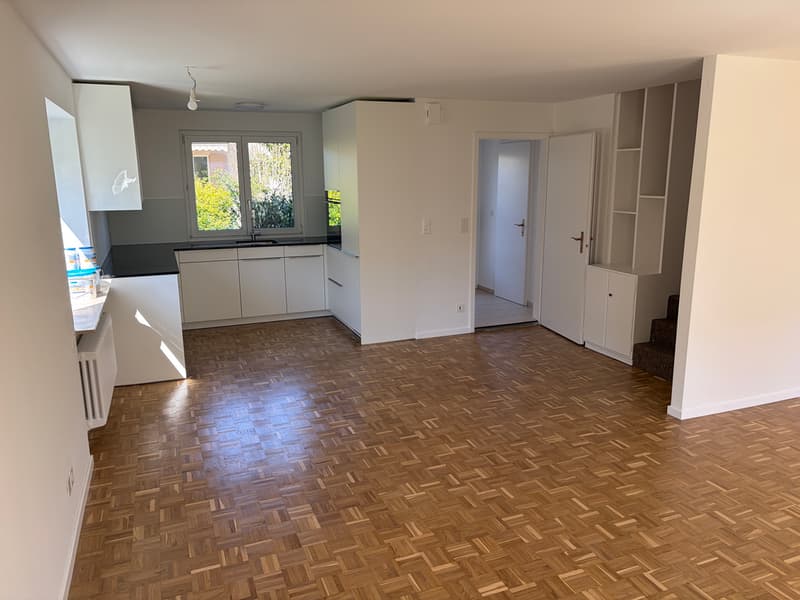 Newly renovated 4.5-room corner row house (3)