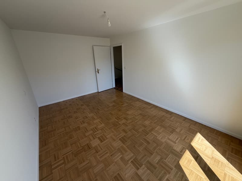Newly renovated 4.5-room corner row house (8)
