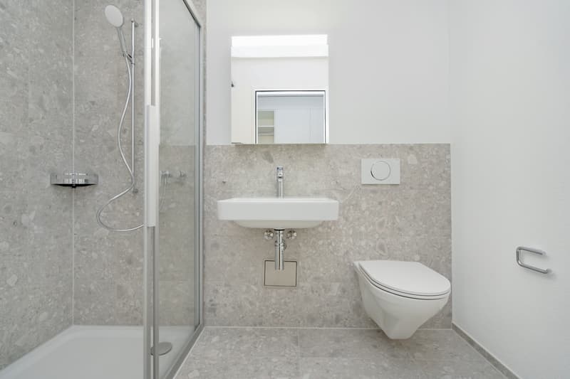 Badezimmer mit Dusche